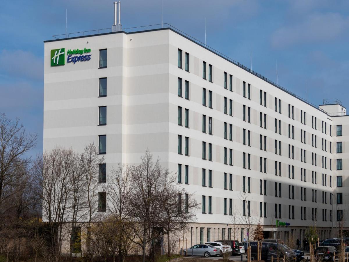 Holiday Inn Express - Munich North By Ihg Exterior foto