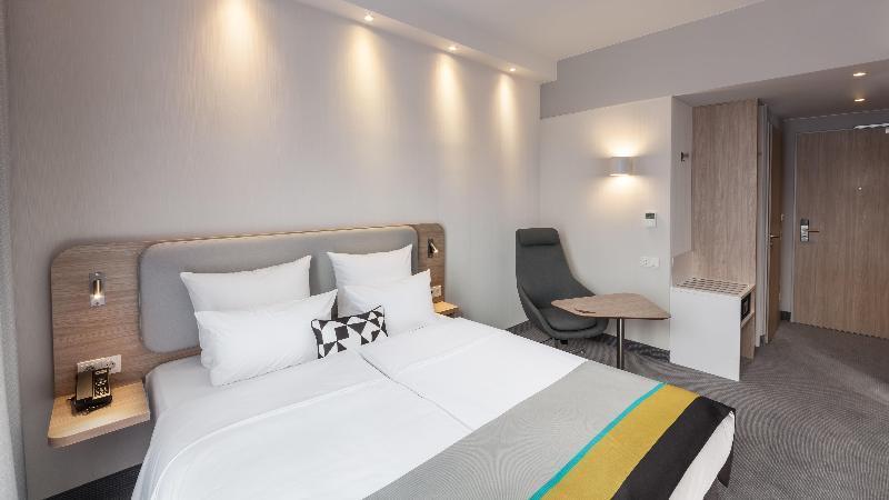 Holiday Inn Express - Munich North By Ihg Exterior foto